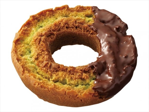 「オールドファッション 抹茶チョコ」(151円) は、 抹茶を練り込んだオールドファッションの生地を、 チョコでコーティングしたもの