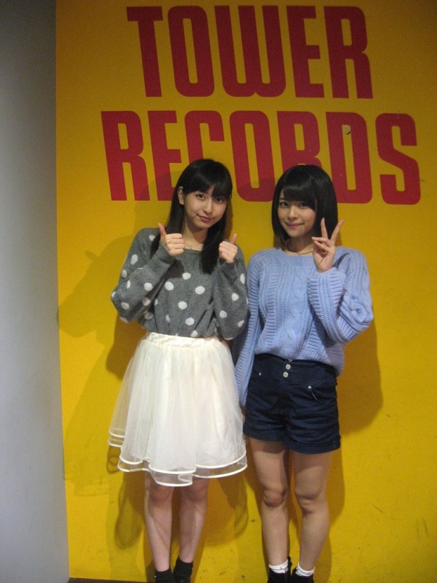 「Juice=Juice」の植村あかり（左）・金澤朋子（右）