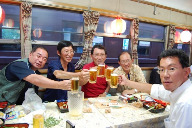 【写真を見る】車両にはビールサーバーが積んであり、生ビールを思う存分楽しめる(※写真は2011年8月撮影)
