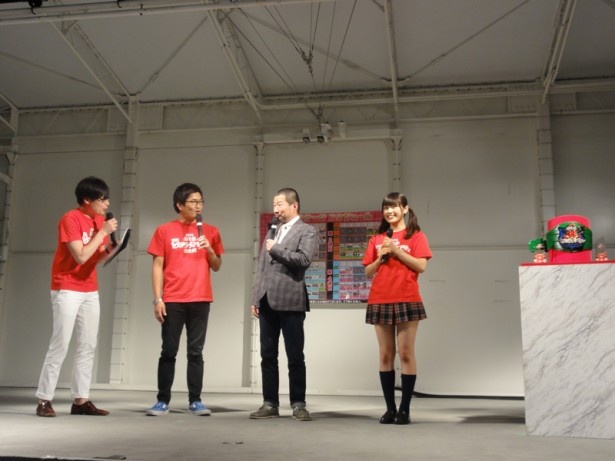左から平成ノブシコブシの二人、木村祐一、NMB48・渋谷凪咲（しぶやなぎさ）