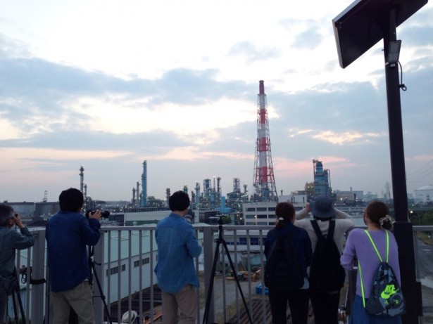 時間ギリギリまで写真をかまえる参加者たち