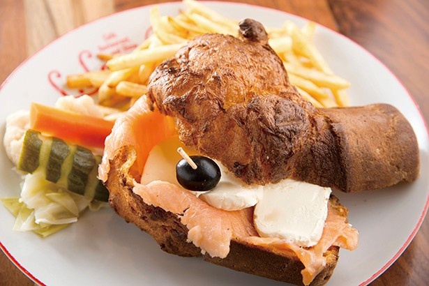 「グリーン＆ホワイトwithポップオーバー」(1450円)はサラベス品川店限定