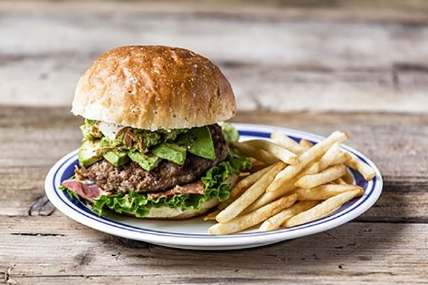 「Wアボカドバーガー」(1280円)は、アボカド好きにはたまらないハンバーガー