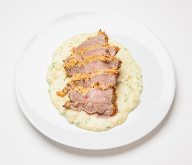 静岡県の代表料理「豚肉パン粉焼き ジャガマヨピューレ添え」は、簡単に作れる本格レストラン風メニュー。メイン食材に浜松市のジャガイモ「三方原馬鈴薯」を使用