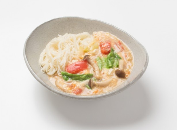 奈良県の代表料理「酸辣湯風あんかけ三輪素麺」は、マヨネーズのダブル使いが決め手！マヨネーズと黒酢のあわせ酢で、クリーミーな味わいに