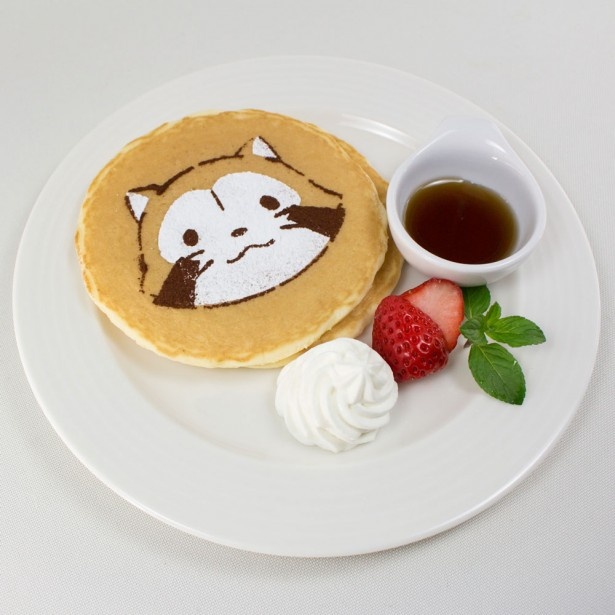 ラスカルの顔が描かれた「ラスカルパンケーキ」は、かわいさのあまり食べるのをためらってしまいそう