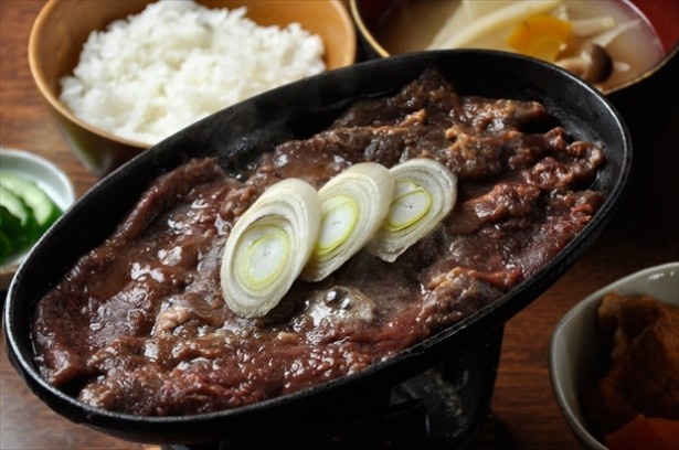 味噌漬けのシカ肉は驚きの柔らかさ！奥多摩、丹下堂の「鹿肉定食」(1500円)