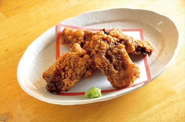 【写真を見る】奥多摩のジビエ！ジューシーな「鹿肉の竜田揚げ」(700円)が食べたくなったら天益へ