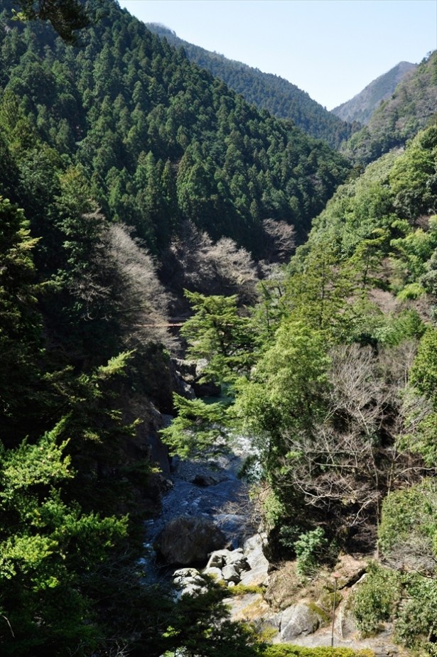 遠くの山々まで見晴らすことのできるセル雲仙橋からの眺め