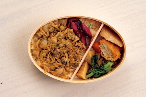 30年以上愛されるロングセラー「漁り弁当」(1100円)