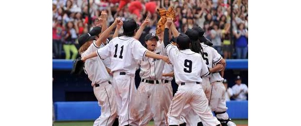 佐藤隆太、市原隼人らニコガク野球部が横浜スタジアムに登場！