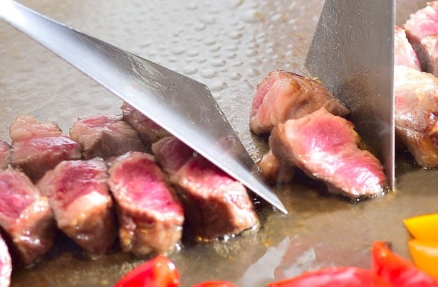 「美深牛のステーキ」は、低カロリーで柔らかくきめ細かな赤身肉が特徴
