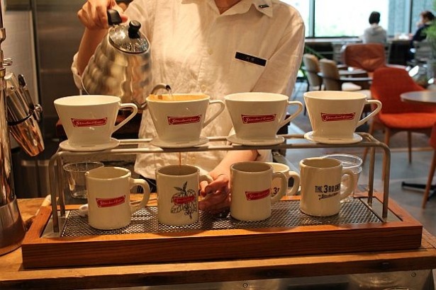 THE 3RD CAFEの「ハンドドリップコーヒー」(360円)は、注文が入ってから抽出するスタイル