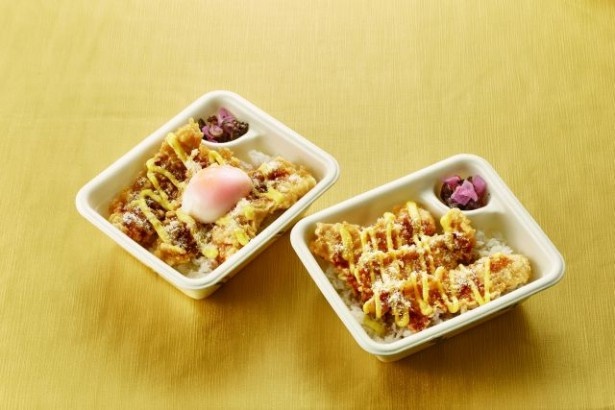 持ち帰りでも楽しめる「ダブルチーズ鶏天丼弁当(半熟玉子、お新香付)」(写真左・690円)、「ダブルチーズ鶏天丼弁当(お新香付)」(写真右・650円)