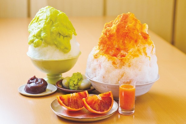 左から「そら豆（972円）」、「タロッコオレンジ(1,296円)」（《京都》二條若狭屋 寺町店）