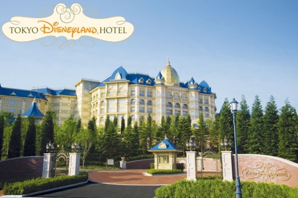 「フェアリーテイル・ティーパーティー」では、東京ディズニーランドホテルの夢溢れる空間で、プリンセステーマのスイーツを味わえる