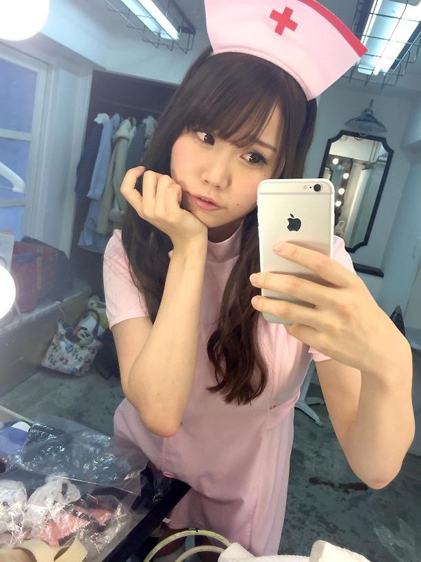 ナースやCAなど、さまざまな衣装が用意されている