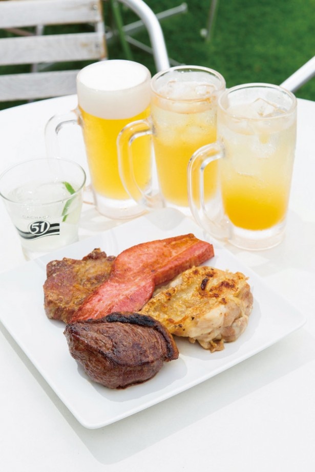 BARBACOA BEER GARDENでは、ブラジルで定番のカクテル「カイピリーニャ」なども楽しめる