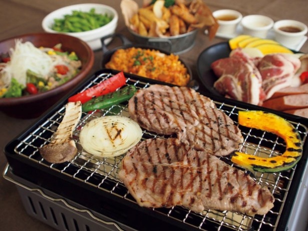 神南軒ビアガーデンのバーベキューは、焼き野菜やジャンバラヤも付き、ボリューム満点！