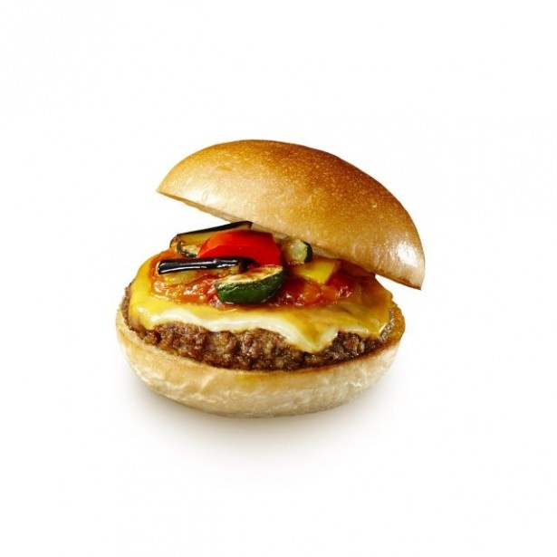 「ラタトゥイユ仕立ての絶品チーズバーガー」(390円)はステーキを食べているような食感を実現したパティを使用