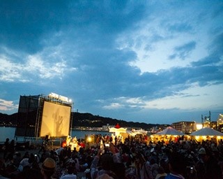 世界遺産・白川郷で体験する幻想的な映画祭！