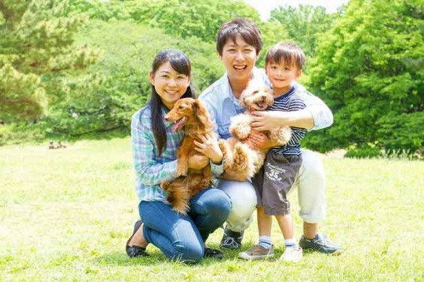 【写真を見る】ペットも一緒に出掛けられるから、留守の間の心配も不要