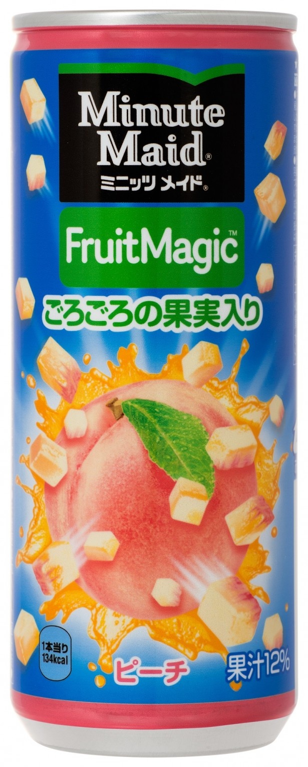 【写真を見る】角切りピーチがたっぷり入った｢ミニッツメイド フルーツマジック ピーチ｣(メーカー希望小売価格・税抜130円)