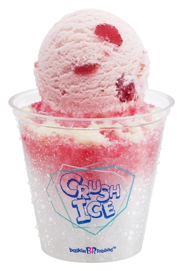 「クラッシュアイス いちごミルク」(470円～)×「ベリーベリー ストロベリー」