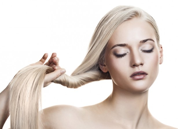 【写真を見る】正しいヘアケアを実践して、さらさらヘアを手に入れよう