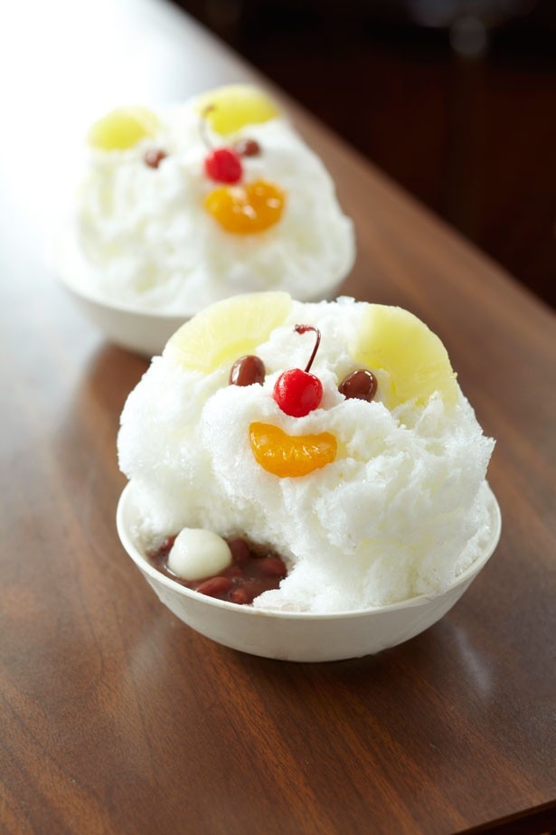 まるで白クマが笑っているような「丸三冷やし物店」の「沖縄ぜんざい しろくま」(540円）