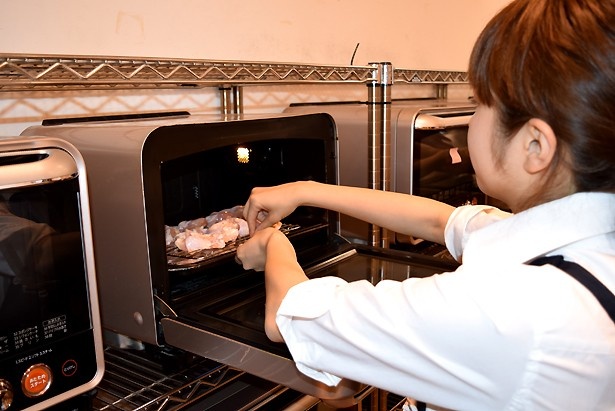 「チキンのロースト～彩り野菜のソースを添えて～」を調理！