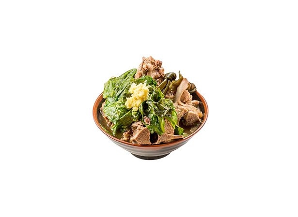 がじまる食堂の名物料理「骨汁」(600円)。肉の旨味が凝縮された一杯は、ツウなら一度は味わいたい！