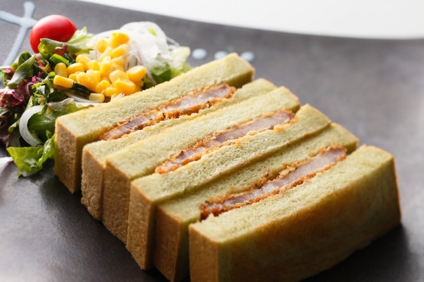 「名物料理を作ろう企画」では「大和サンド」(写真)の他、「大和冷麺」や「大和肉鶏めし」が期間替りで登場する
