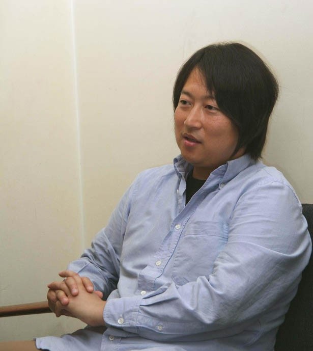 ゲストDJの橋本徹氏 。「フリー・ソウル」「メロウ・ビーツ」「アプレミディ」「ジャズ・シュプリーム」シリーズなど選曲を手がけたコンピCDは270枚を超える