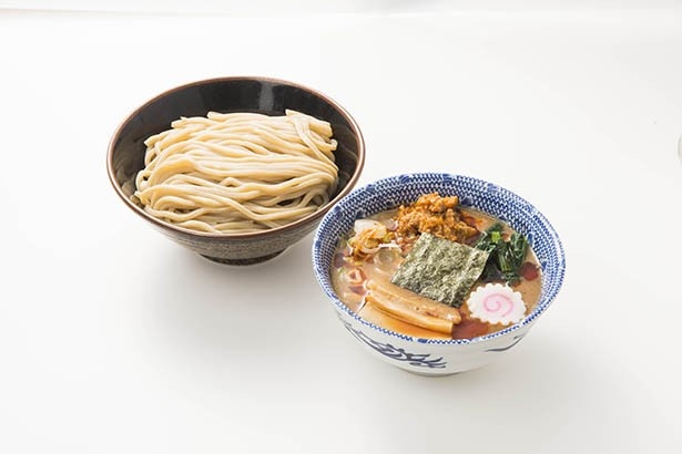 濃厚つけ麺で知られる人気店が初めて提供する限定つけ麺「坦々つけめん」(930円)。濃厚スープに厳選したスパイスをブレンド