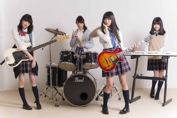 UGOKASオフィシャルサポーターに就任したガールズバンド、Le Lien(ルリアン)。左からKarin(B)、Hikari(Dr)、Shione(Vo＆G)、Minami(Key)