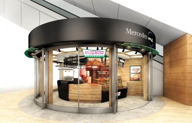 【写真を見る】「レストラン・カフェスペース」にはクリスピー・クリーム・ドーナツとエッグセレントバイツが出店 ※写真はイメージです