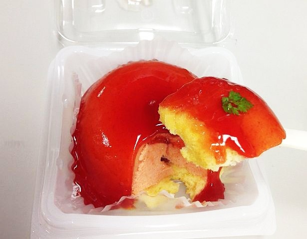 【写真を見る】トマト好きにはたまらないおいしさ！ゼリーの中には本物のトマトも入っている
