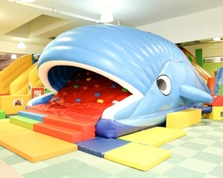 日本最大級の室内遊園地が福岡にオープン！