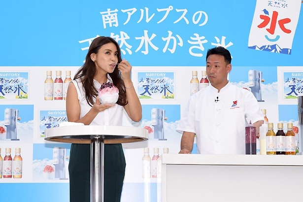 ふわふわ食感のかき氷を実食！