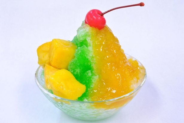 巻島＆小野田のクライマー指定コンビをイメージしたかき氷「クライマーかき氷～暑さに負けず強くなれ～」(600円)