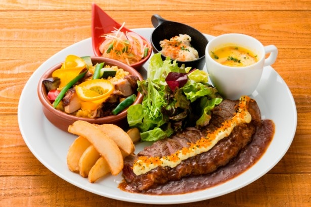 スパニッシュ ステーキランチ 2種の冷製タパスとパエリア付き（スープ・サラダ付き）：平日1550円、土日祝1650円