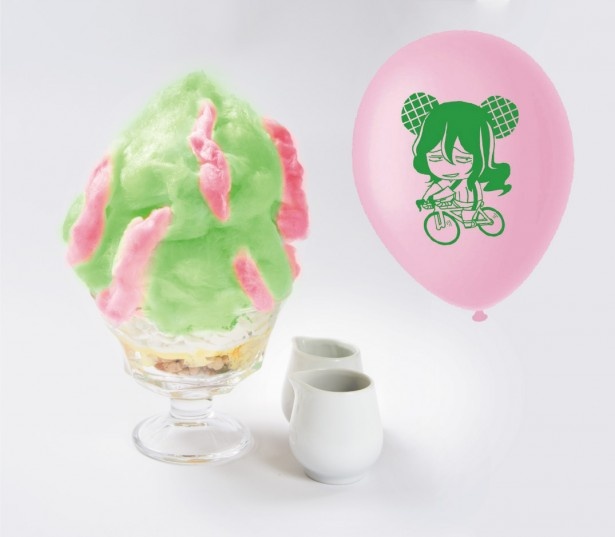 バルサミコソースをかけて食べる「『暑い日はパフェに決まりっショ』巻島パフェ ★オリジナル風船つき★」 (1382円)