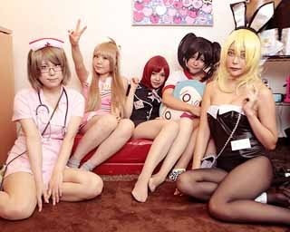 コスプレ美女があんなことまで！1日限定カフェに潜入