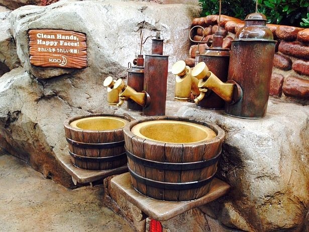東京ディズニーランド「クリッターカントリー」に設置された「ハンドウォッシングエリア」