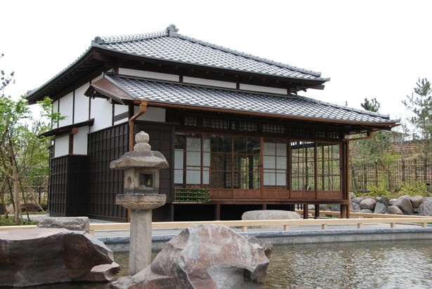【写真を見る】明治43年ごろ建設、大正8年に瀬田に移築されたものを復元した旧清水邸書院