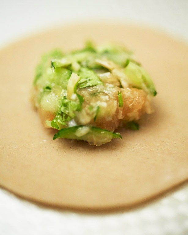 按田餃子の「水餃子(鶏 香菜と胡瓜)」(450円)。どれも体に優しく、ヘルシー！