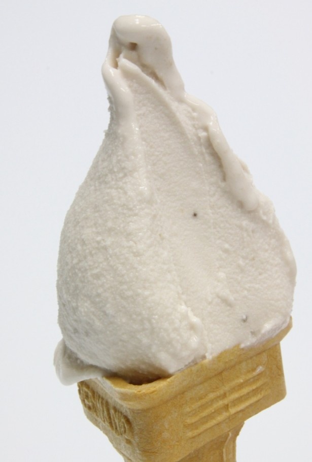 地元農園から直送されたフレッシュな素材で作られる「バナナジェラート」(410円)
