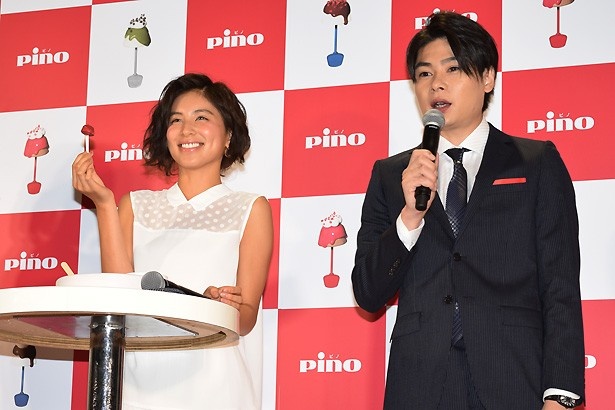 ラズベリーチョコでコーティングしたピノが完成