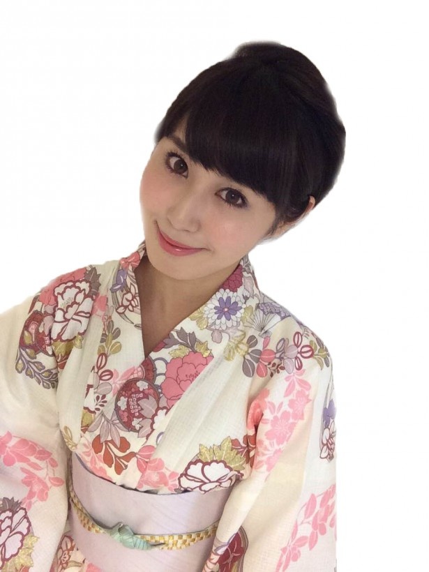 「チャスガール。」こと八尋莉那さん。艶やかなゆかた姿で、イベントに花を添える